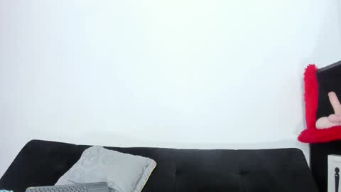 LauryJonson  online show from 01-18-26, 12:36