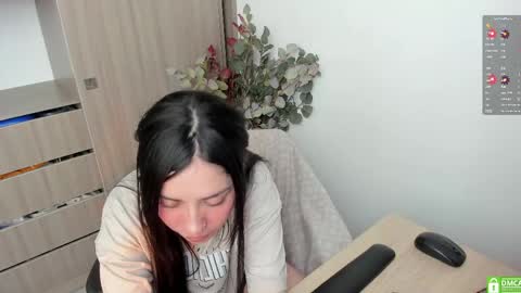 Snapshot of lauryn_chills chatting on 05-04-26, 06:59 Lauryn online show from 05-04-26, 06:59