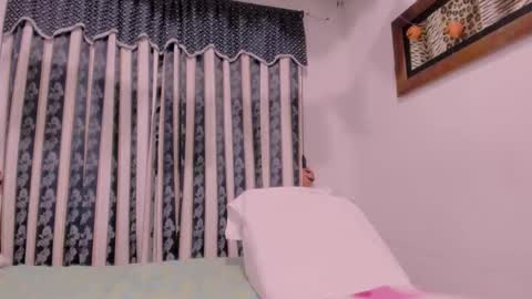 Lauu G online show from 10-14-25, 09:54