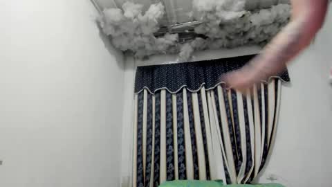 Lauu G online show from 04-12-26, 11:37