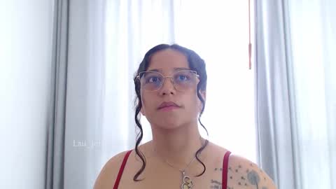 Snapshot of lauu_jones chatting on 10-23-25, 07:34 Laura online show from 10-23-25, 07:34