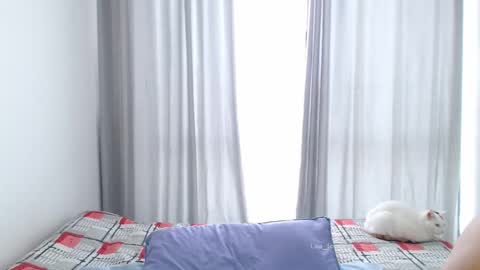 Snapshot of lauu_jones chatting on 11-23-25, 05:13 Laura online show from 11-23-25, 05:13