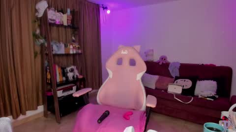 Snapshot of lauu_r chatting on 01-18-25, 09:02 online show from 01-18-25, 09:02