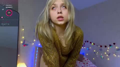 Snapshot of lavenderlav chatting on 02-22-25, 02:52 Melissa online show from 02-22-25, 02:52