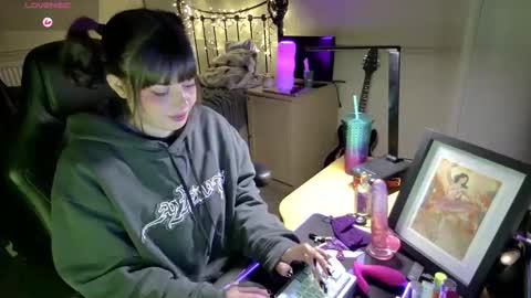 Lavenderrzz online show from 01-18-26, 08:45