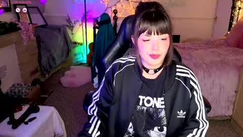 Lavenderrzz online show from 04-26-26, 06:49