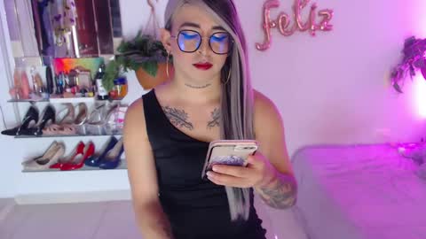 Snapshot of laveneno_ortiz07 chatting on 12-16-24, 11:18 Cristina online show from 12-16-24, 11:18