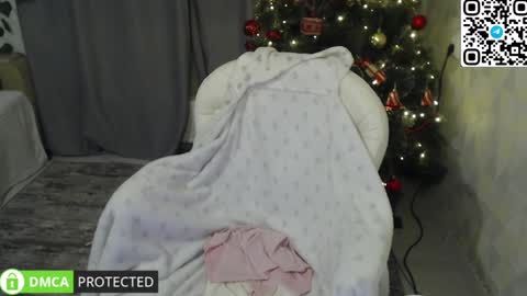 Snapshot of lavinell chatting on 12-04-24, 03:26 Mia online show from 12-04-24, 03:26