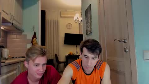 Snapshot of lawrence_miles chatting on 10-30-25, 08:31 Lawrence online show from 10-30-25, 08:31