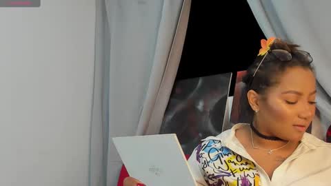 Snapshot of lawrenhills chatting on 03-04-25, 02:38 lawrenhills online show from 03-04-25, 02:38