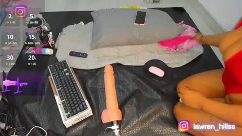 Snapshot of lawrenhills chatting on 03-11-25, 02:54 lawrenhills online show from 03-11-25, 02:54