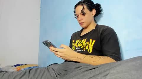 ZAmbrano online show from 10-01-25, 01:22