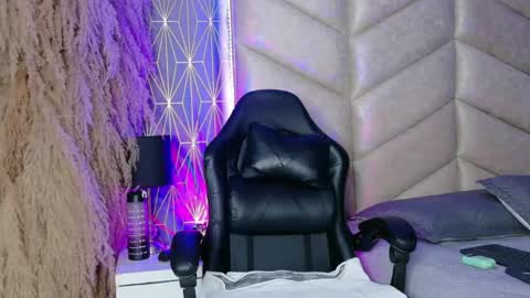 Snapshot of layadoll chatting on 12-01-25, 03:11 laya online show from 12-01-25, 03:11