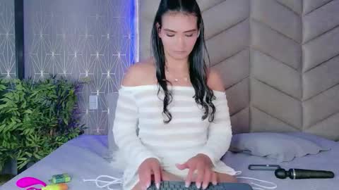 laya online show from 02-25-26, 04:55