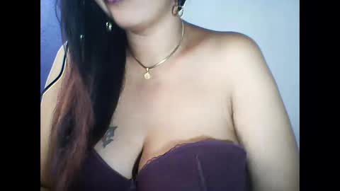 layanah12 online show from 04-15-26, 01:51