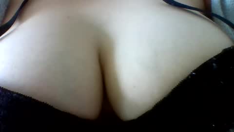 layannalea online show from 05-11-26, 08:06