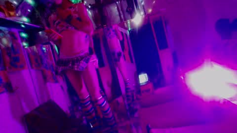 Laye19 online show from 02-01-25, 01:55