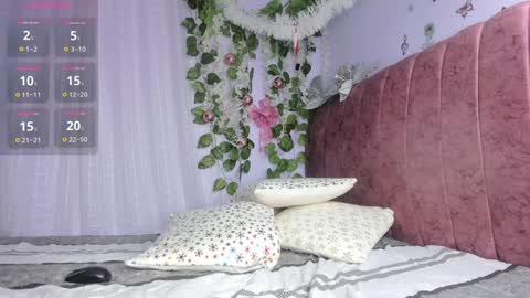 layla_17 online show from 12-30-24, 10:45