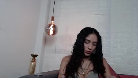 Layla online show from 02-12-25, 01:09