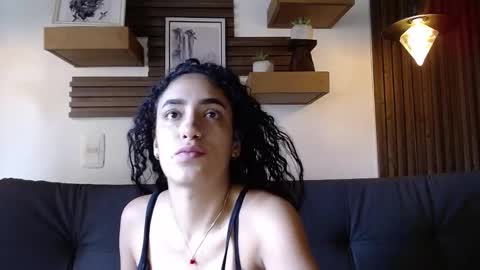 Layla online show from 11-18-25, 07:29