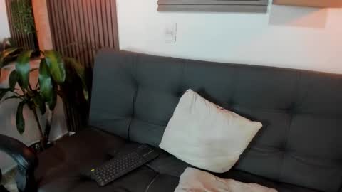 Layla online show from 11-28-25, 01:30