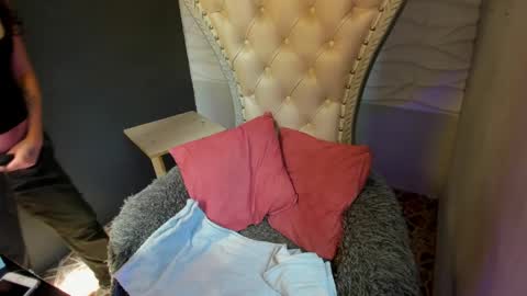 Layla online show from 03-31-26, 07:47