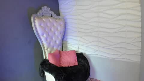 Layla online show from 04-13-26, 08:14