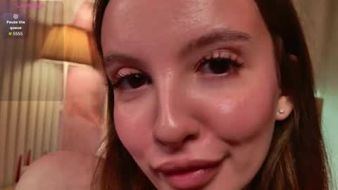 Snapshot of layla_bloom chatting on 06-06-26, 06:01 Your sweet girl-next-door online show from 06-06-26, 06:01