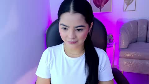 Layla Breezee online show from 04-26-26, 11:30