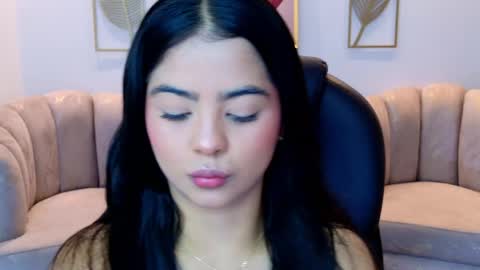 Layla Breezee online show from 05-19-26, 11:49