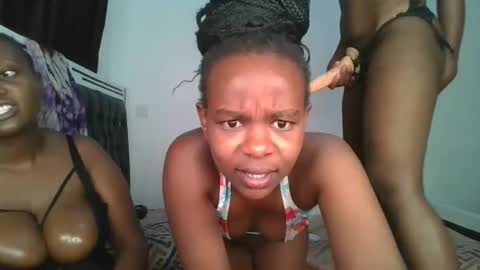 Snapshot of layla_cutiee chatting on 02-25-26, 07:01 layla_cutiee online show from 02-25-26, 07:01