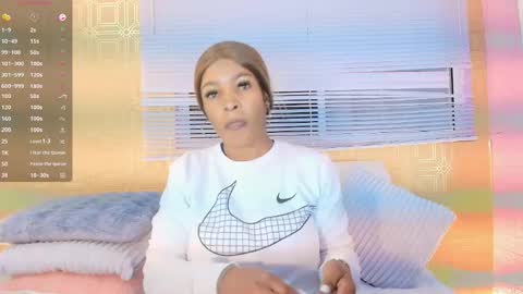 L A Y L A online show from 02-25-26, 12:48