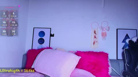 Layla online show from 01-07-25, 01:46