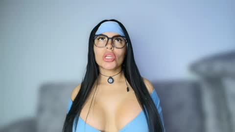 Layla online show from 05-03-26, 04:07