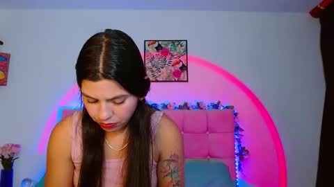 Lia and Rachel online show from 10-06-25, 01:36