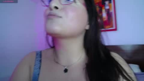 Layla online show from 10-28-25, 08:22