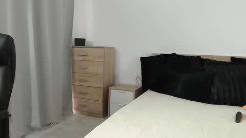 Layla online show from 01-22-25, 11:45