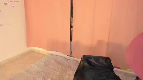 Snapshot of laylacarteer chatting on 09-11-25, 11:38 LAYLA online show from 09-11-25, 11:38