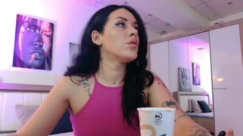 laylacruz online show from 12-31-24, 06:59