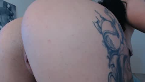 laylacruz online show from 01-28-25, 09:08