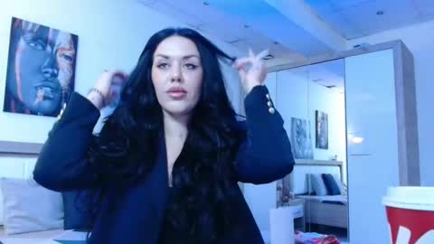 laylacruz online show from 02-13-25, 02:56