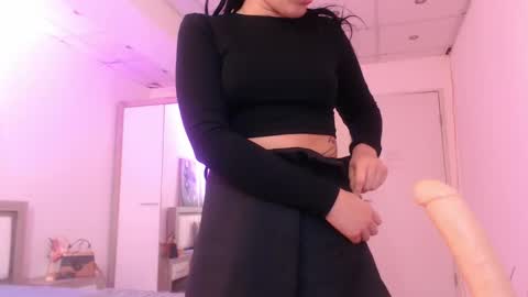 laylacruz online show from 02-24-25, 05:20