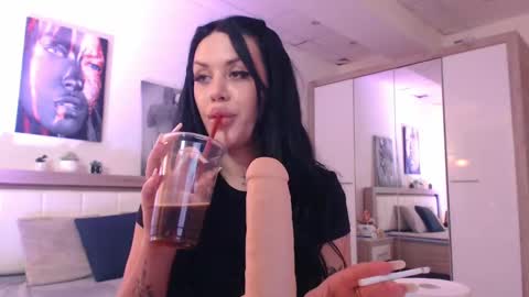 laylacruz online show from 03-08-25, 08:14