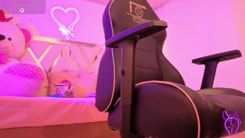 laylafoxy_tay online show from 10-13-25, 03:06