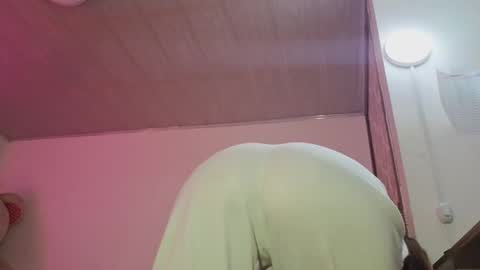 Snapshot of laylafoxy_tay chatting on 11-05-25, 04:01 laylafoxy_tay online show from 11-05-25, 04:01