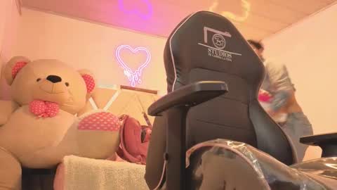 Snapshot of laylafoxy_tay chatting on 12-18-25, 03:12 laylafoxy_tay online show from 12-18-25, 03:12