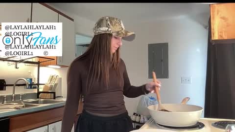 laylahlaylah1 online show from 01-13-26, 03:50