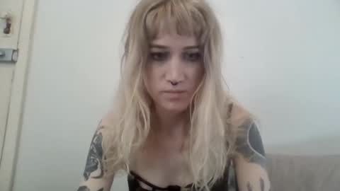 laylahloveless online show from 10-17-25, 12:47