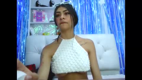 Layla online show from 10-02-25, 04:14