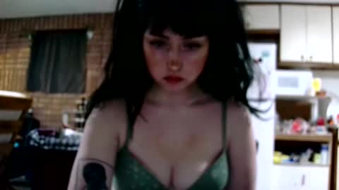 Layla Kills online show from 12-09-24, 06:45